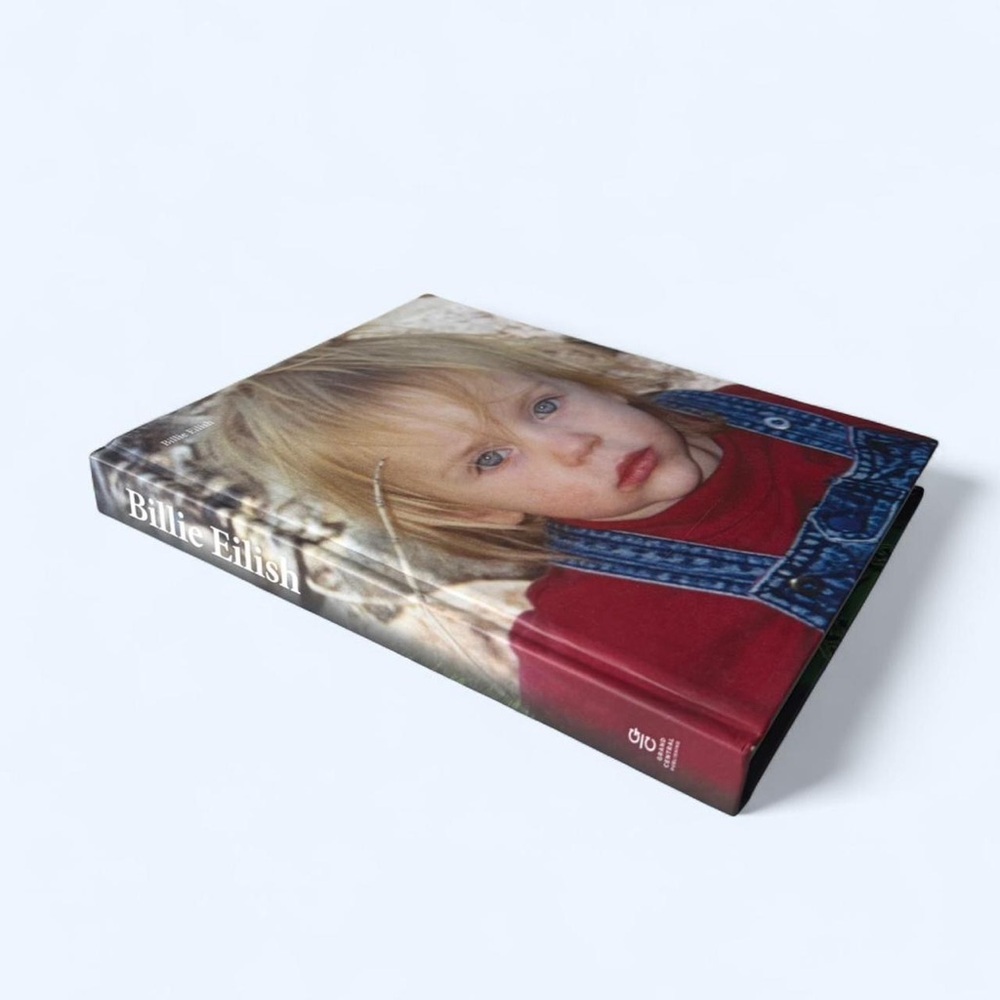 NWOT Billie Eilish Official Hardcover Photo Book – Autobiography